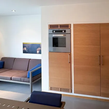 2 Bedroom Beautiful In Διαμέρισμα Søgne