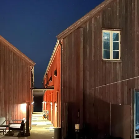 2 Bedroom Beautiful In Διαμέρισμα Søgne