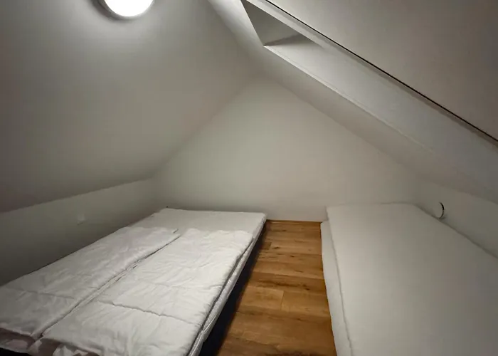 Lägenhet 2 Bedroom Beautiful In *